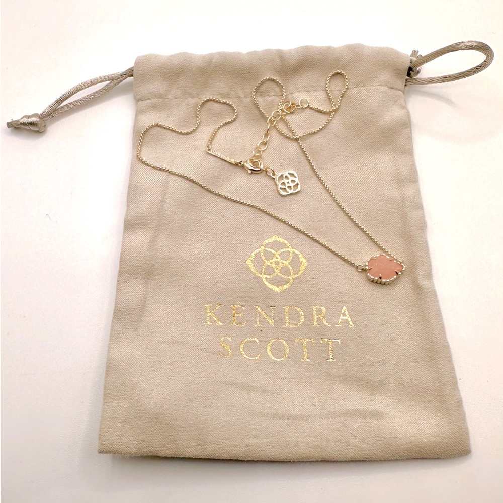 Kendra Scott Gold & Pink Stone Necklace-w/Dust Bag-Never Used-Excel Condition - Picture 2 of 7